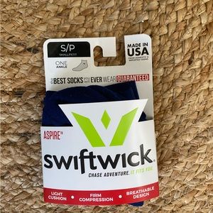 Swiftwick Aspire Socks - Navy